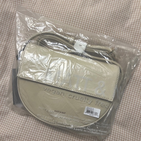 MATT & NATT - BRAND NEW - Ritt Vegan Saddle Bag in vanilla - Picture 7 of 7
